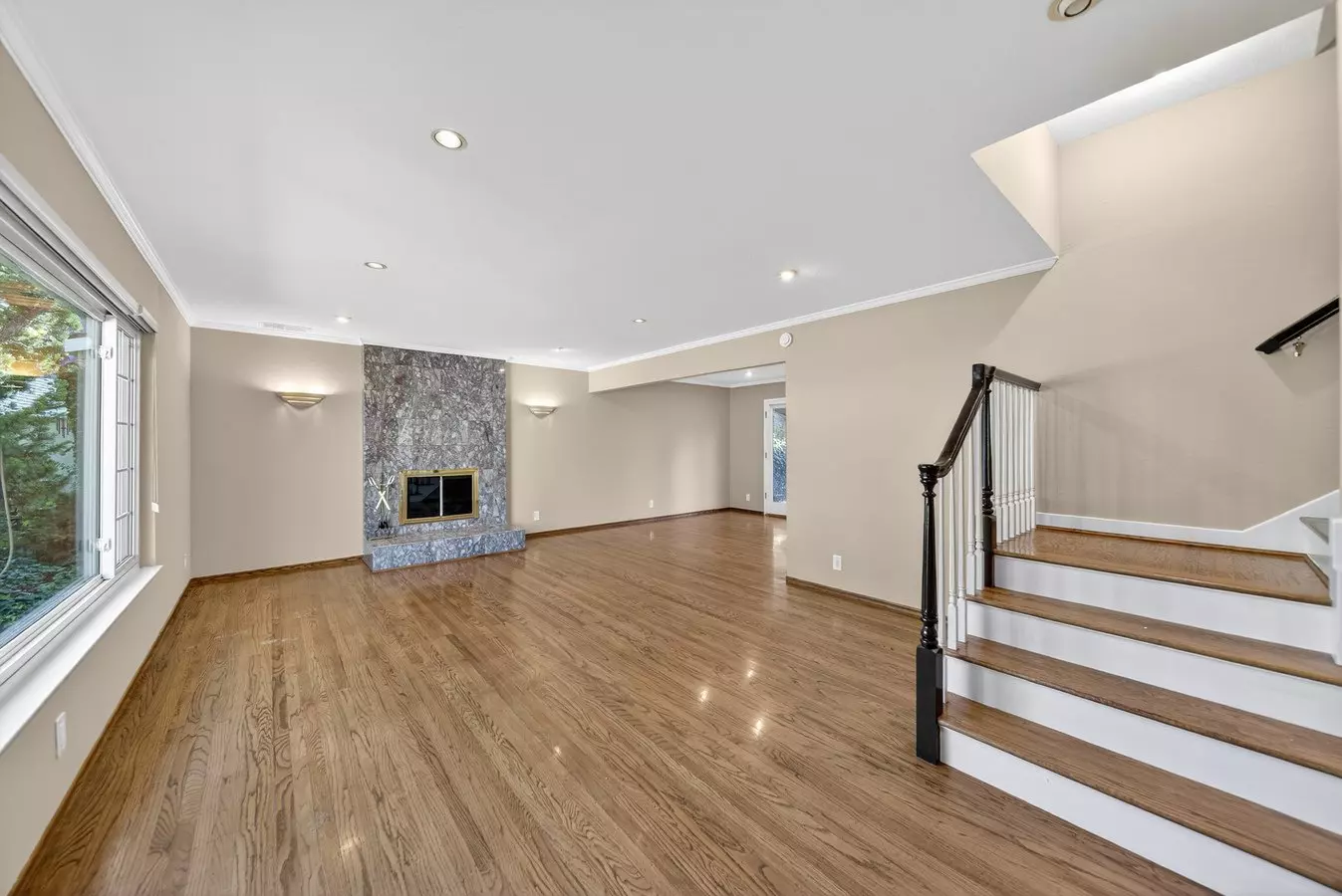 1049 S Daniel Way photo 5