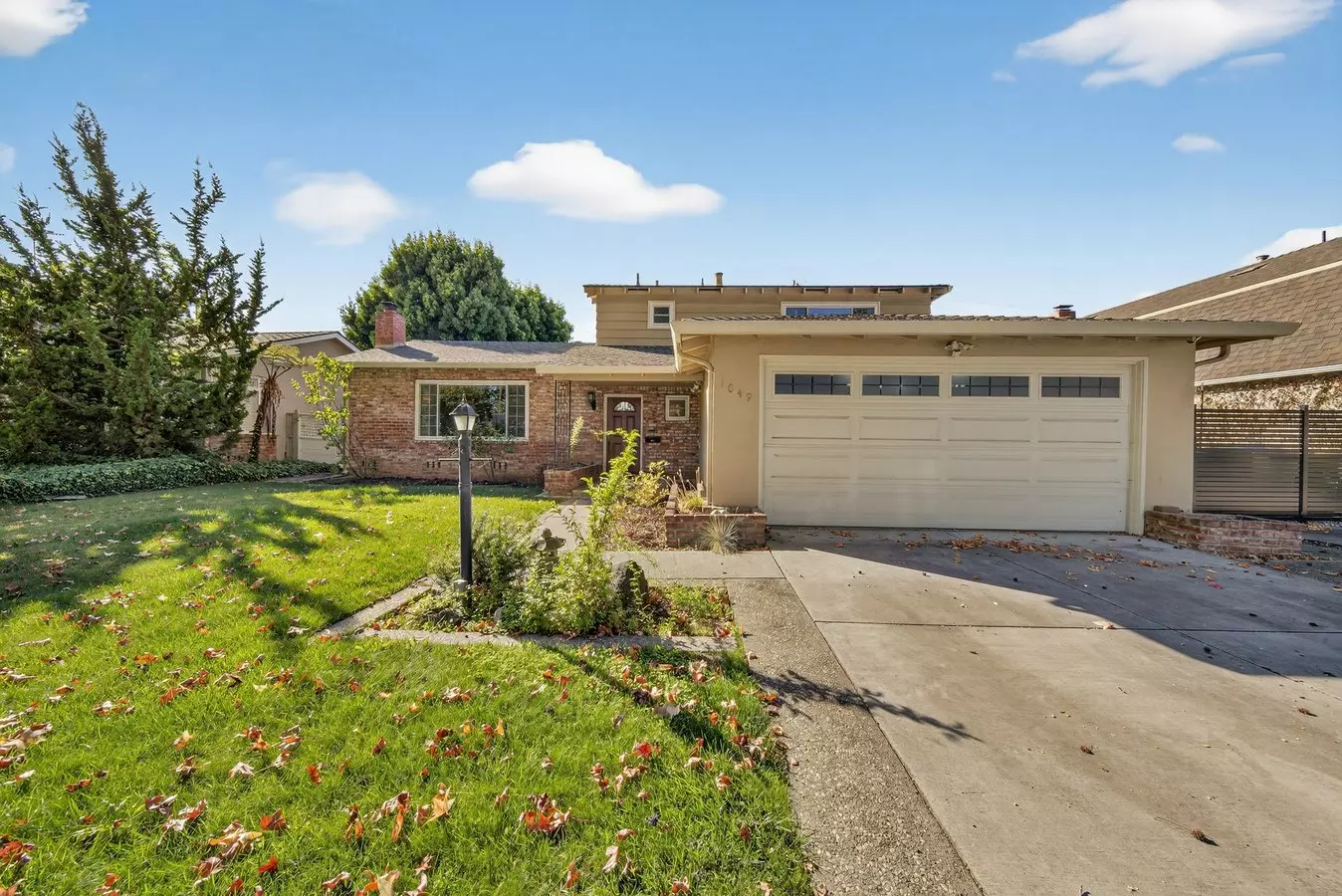 1049 S Daniel Way photo 2