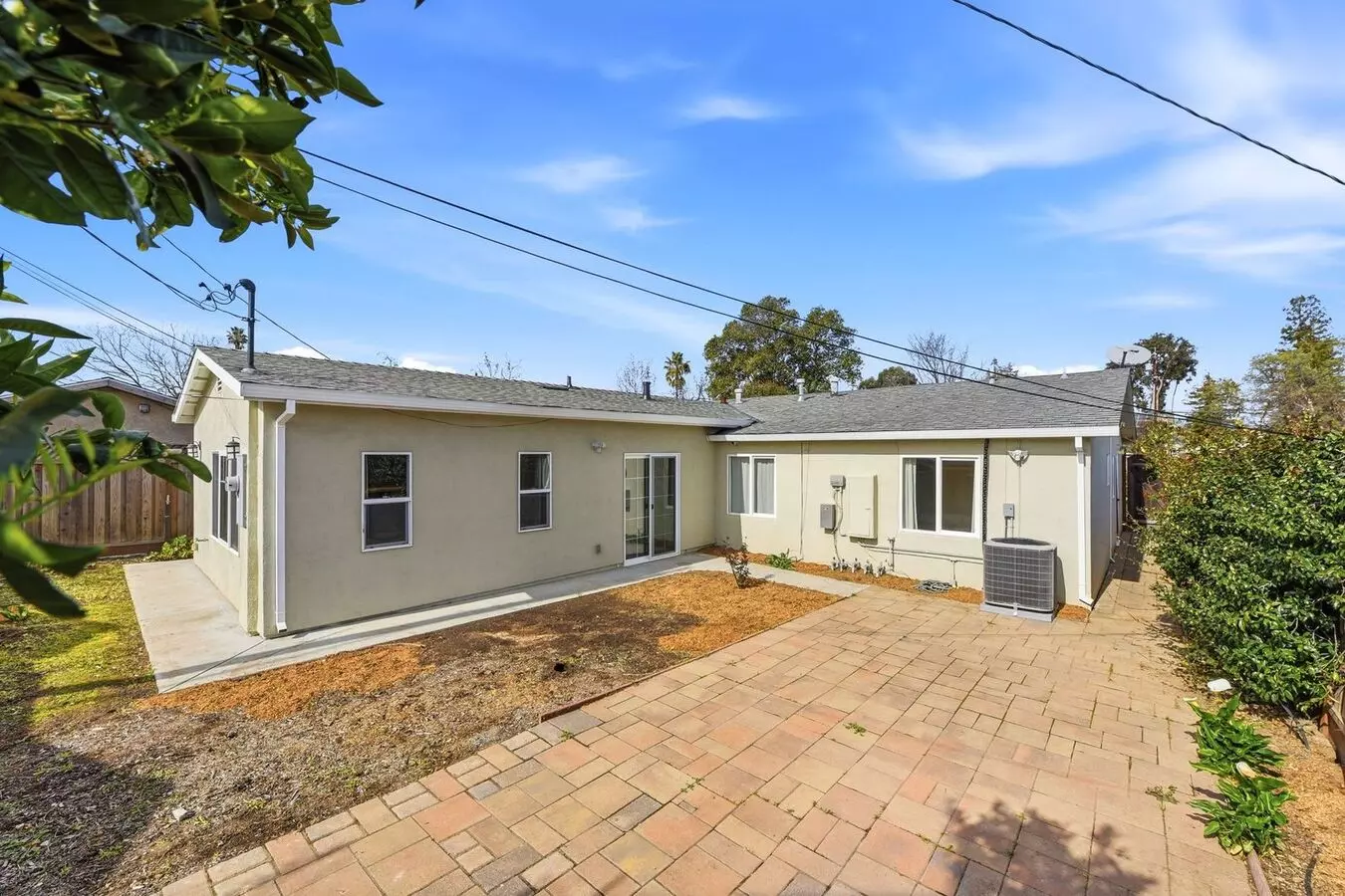Sunning 3bd/3ba W/bonus Room And Private Yard photo 3
