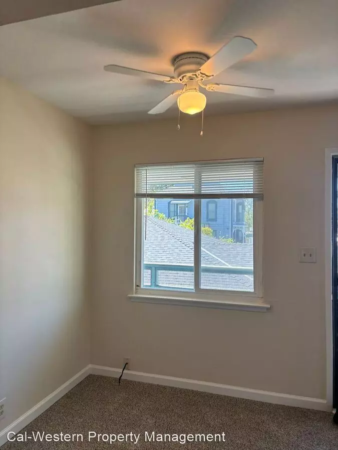 ~TOP FLOOR 1 BEDROOM IN ROSE GARDEN AREA~ photo 5