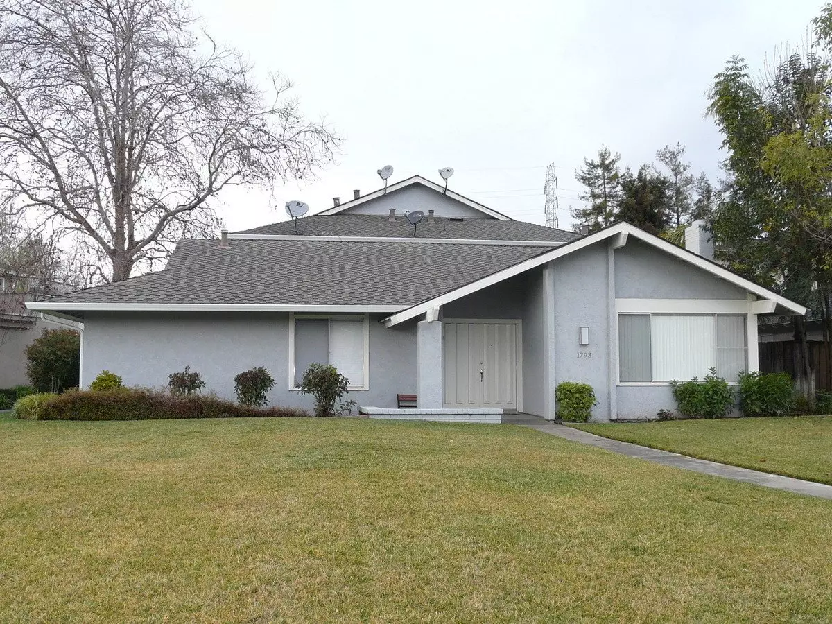 Upstairs 2 Bedroom, 2 Bath In 4-plex Near Willow Glen Border! photo 2