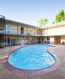 Villa Ranchero Apartments photo 2
