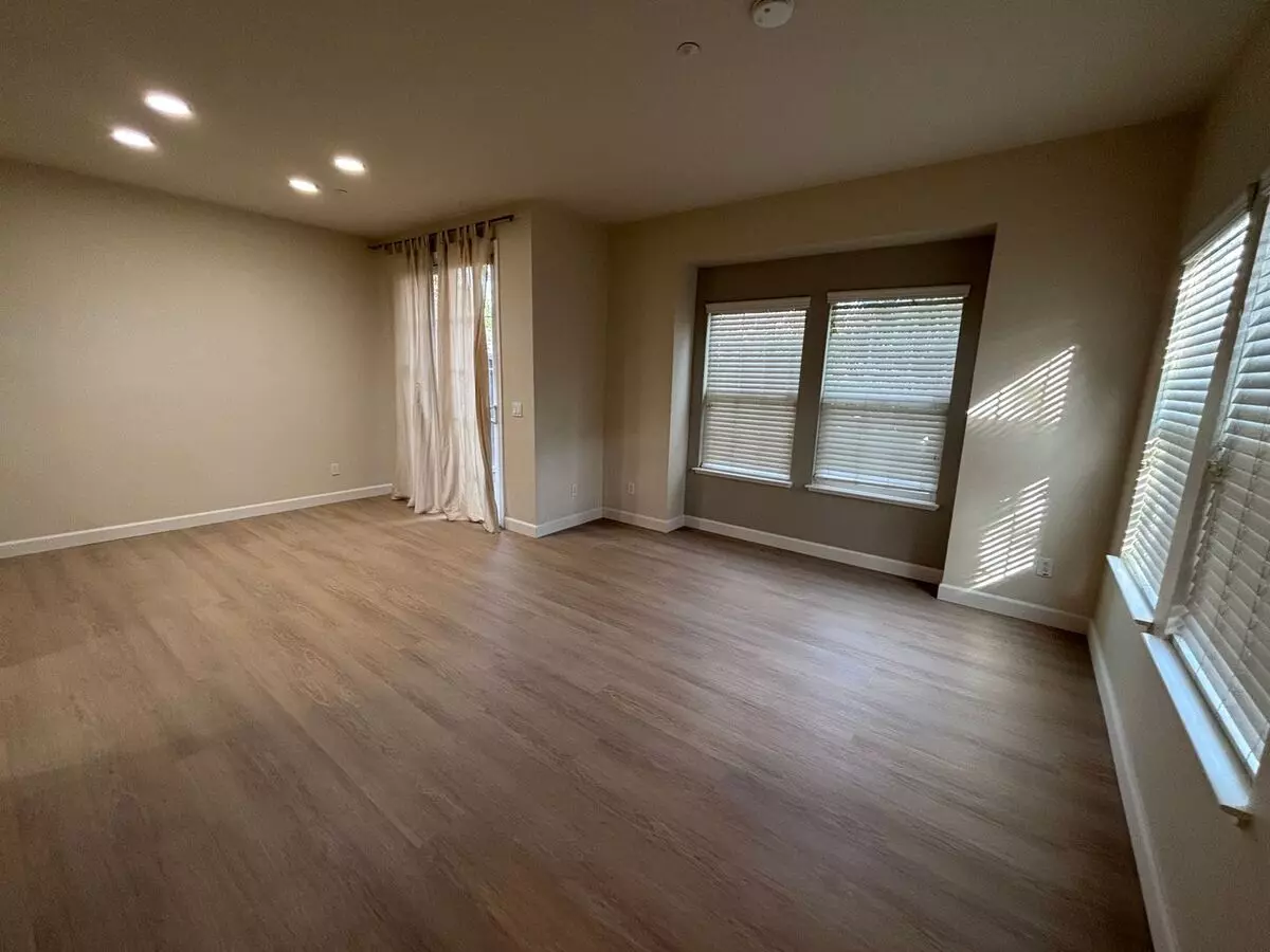 1130 Wabesco Pl photo 2