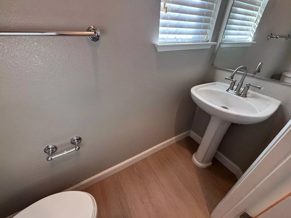 1130 Wabesco Pl photo 5