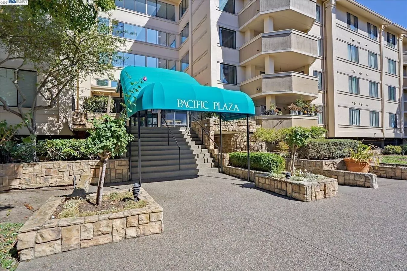 1400 Carpentier Street #117 photo 4