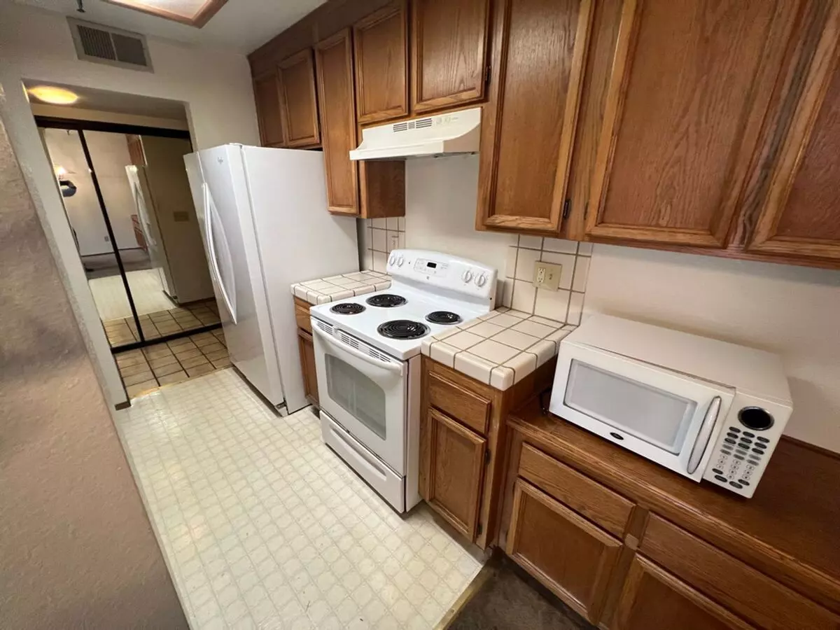 1400 Carpentier Street #117 photo 3