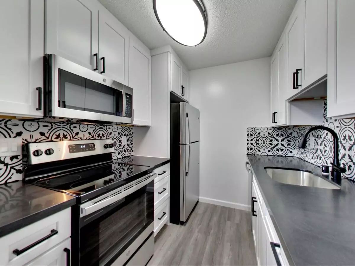 Royale Apartments photo 2