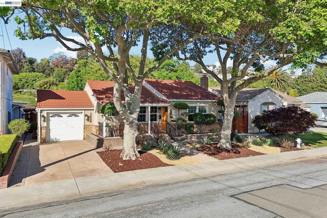 14564 Wake Ave photo 3