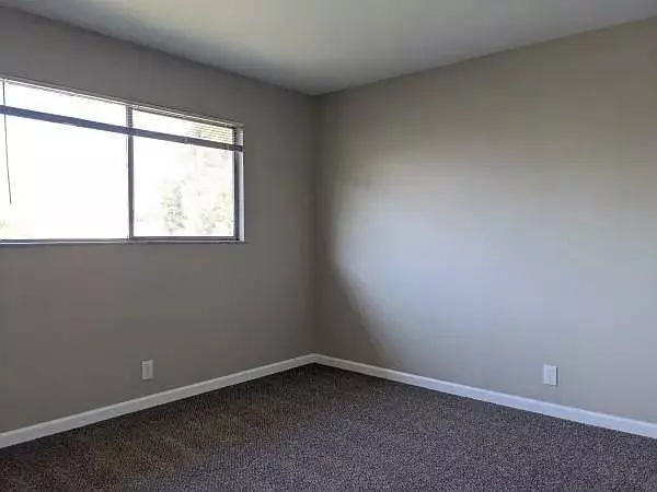 1473 166th Ave photo 4