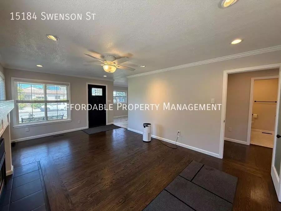 15184 Swenson St photo 3