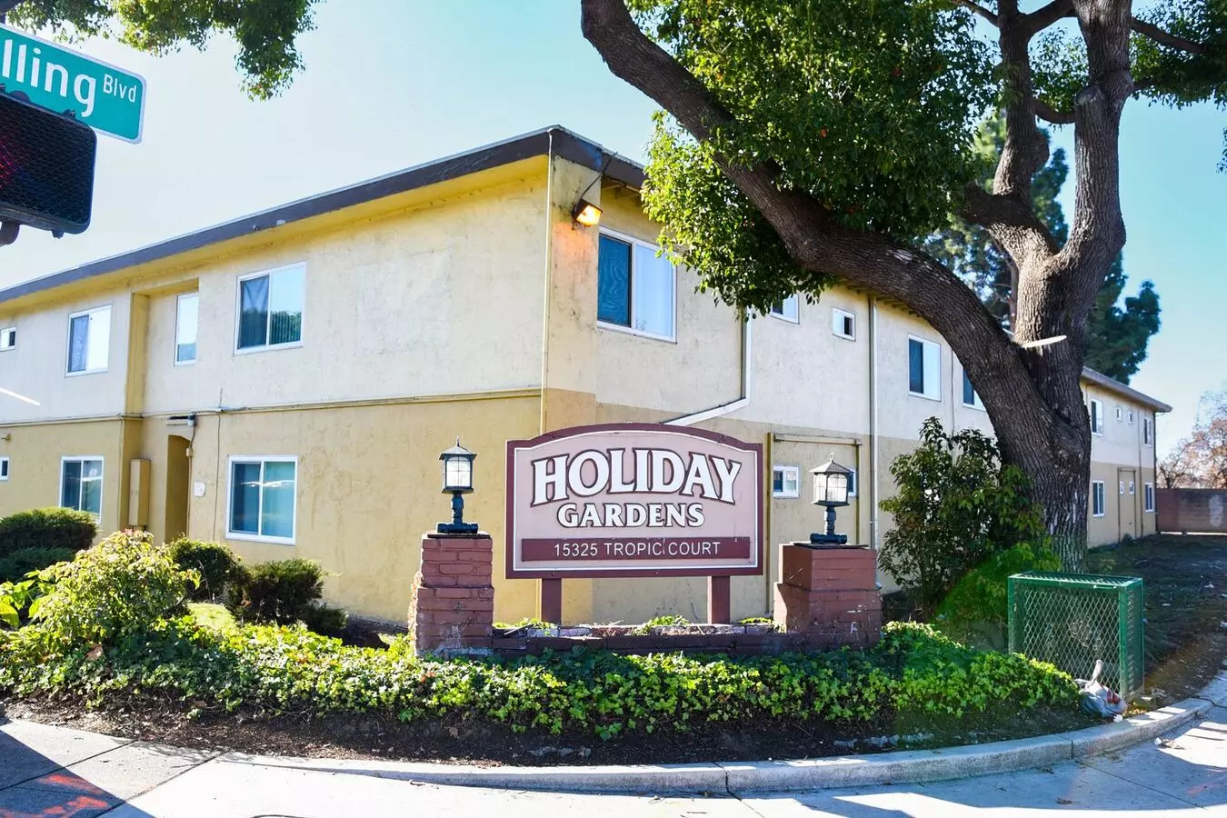 15325 Holiday Garden Apartments photo 4