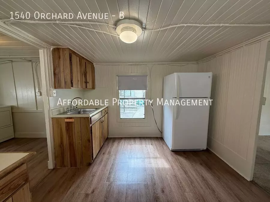 1540 Orchard Ave photo 5