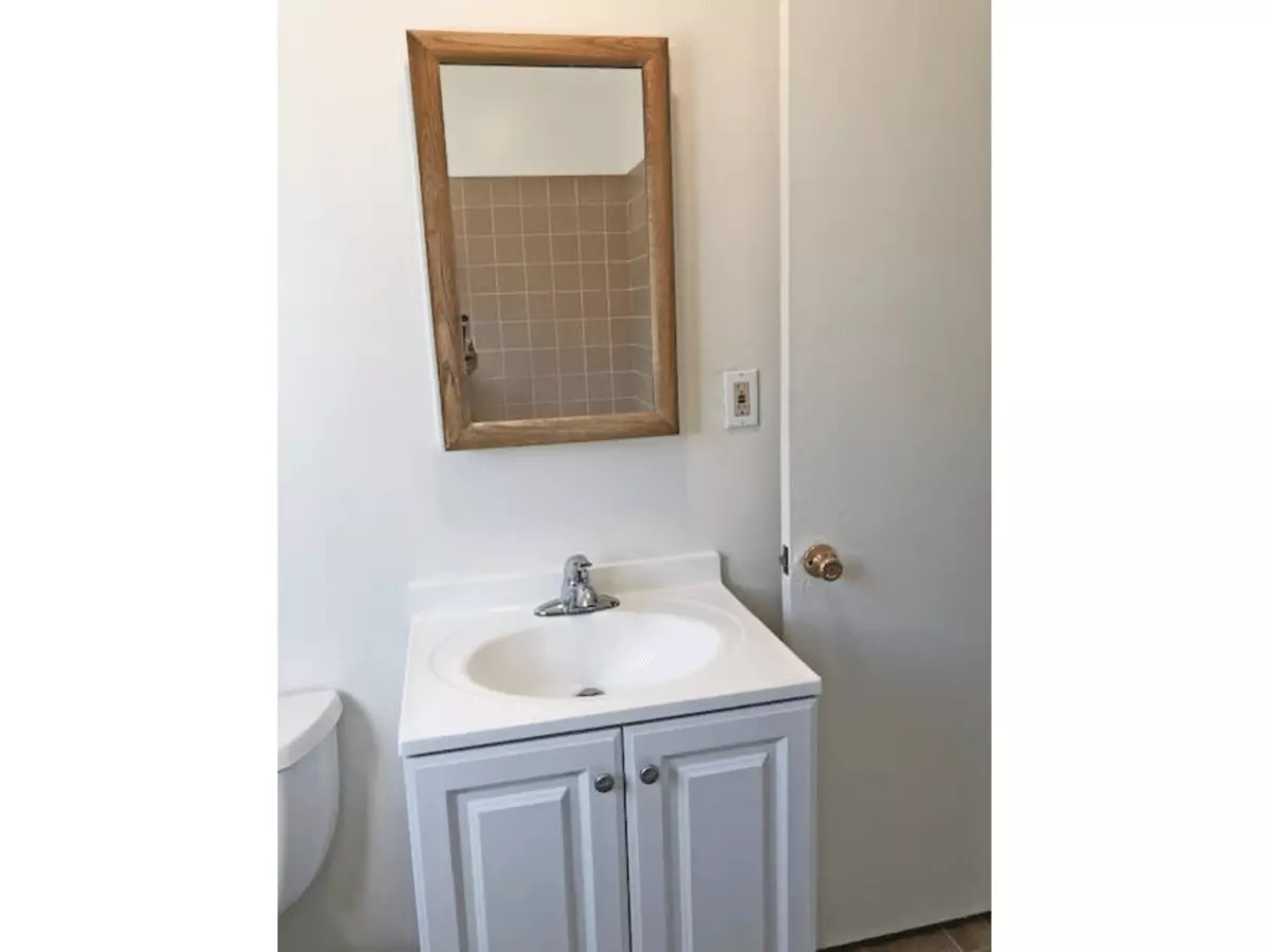16701-16705 Liberty photo 2