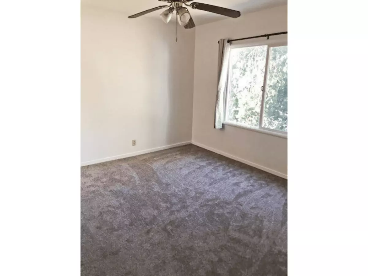 16701-16705 Liberty photo 3