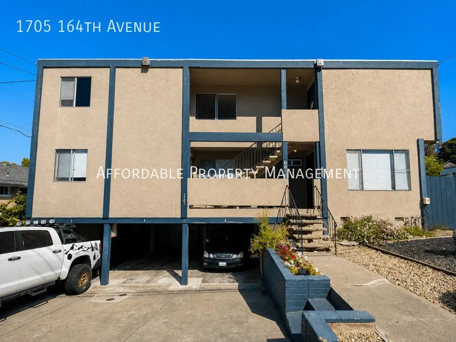 1705 164th Ave photo 2