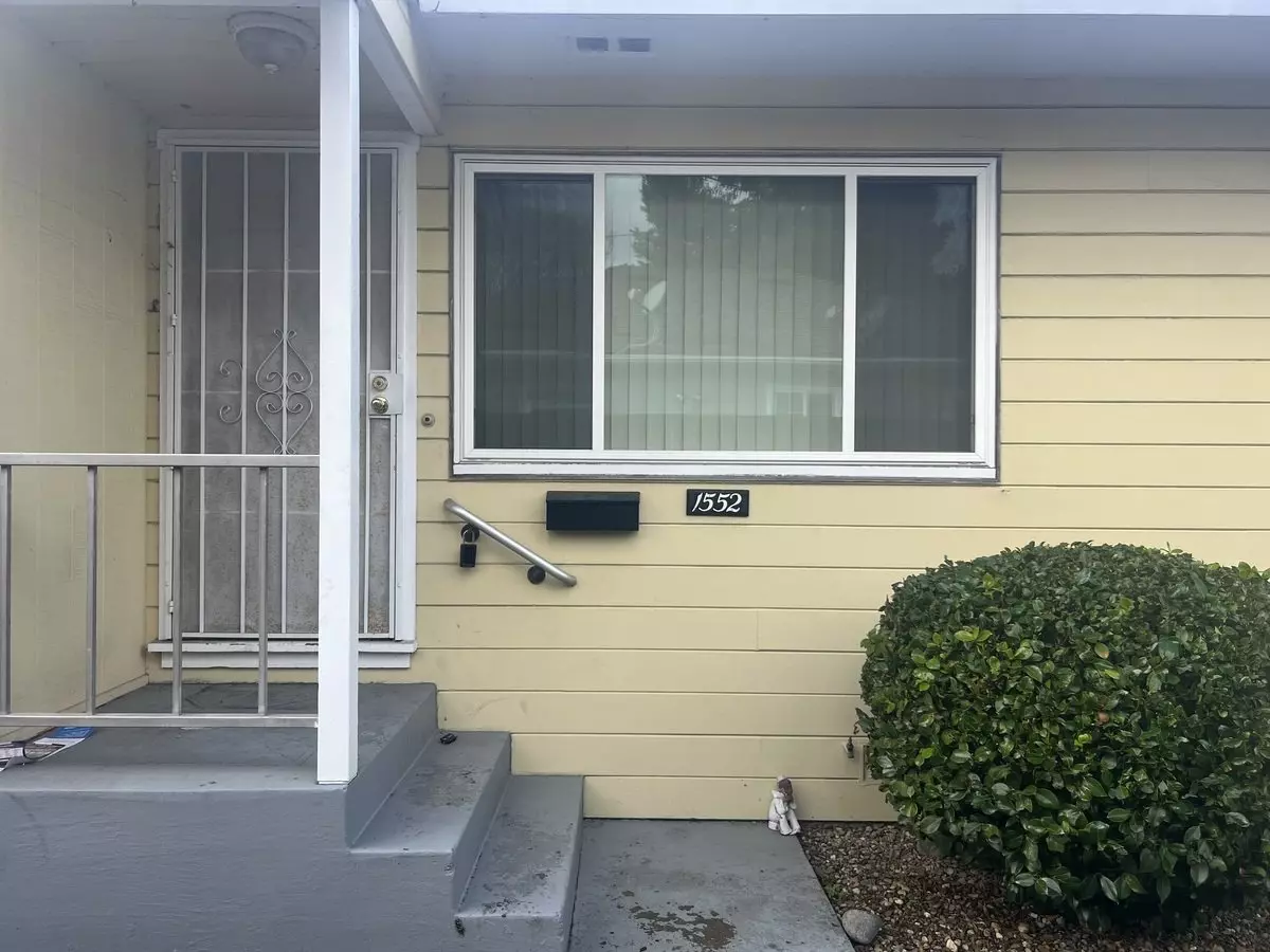 1552 165th Ave photo 2