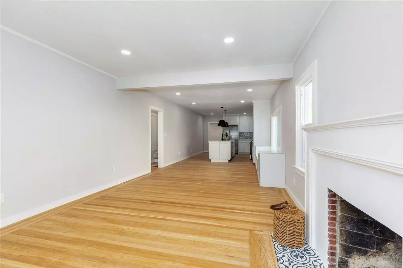 330 Broadmoor photo 4