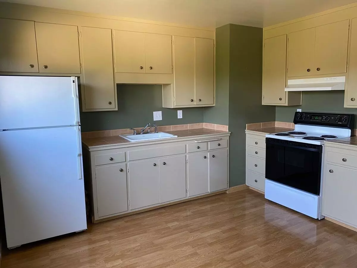 Juana Ave-475 photo 2