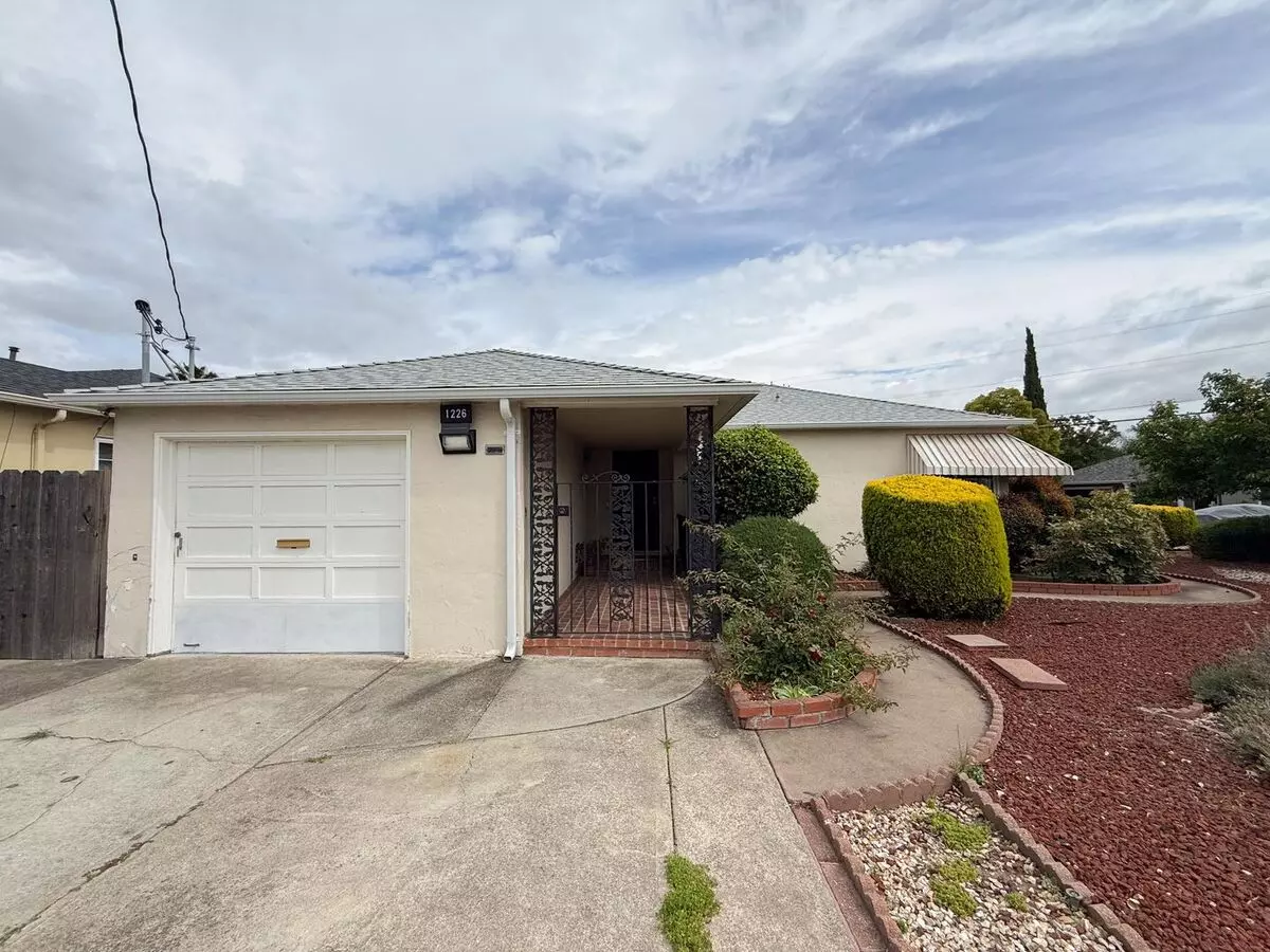 Corner Lot 3 Bedroom 1 Bath Single Family Home In San Leandro photo 3
