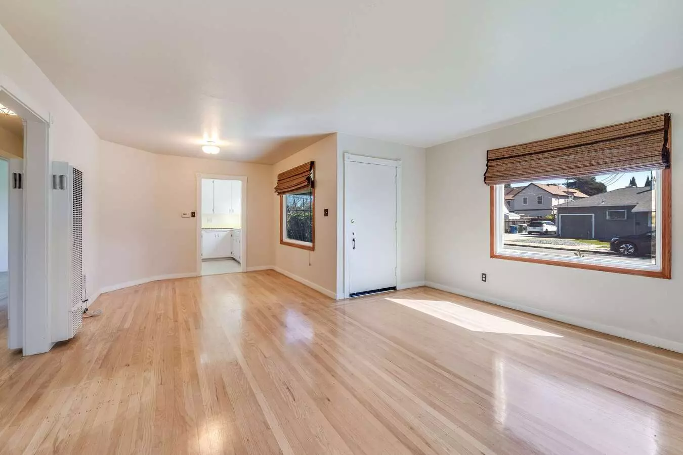 Freshly Updated 2br Home W/ Garage, Laundry &amp; Garden Retreat photo 5