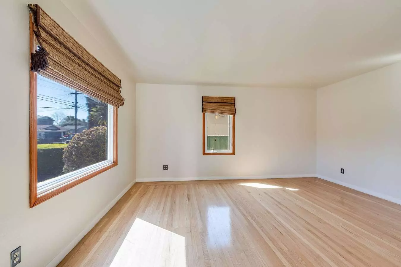 Freshly Updated 2br Home W/ Garage, Laundry &amp; Garden Retreat photo 3