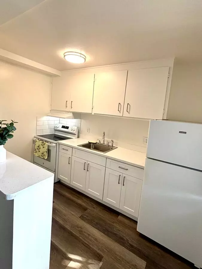 KENTWOOD APTS. photo 4