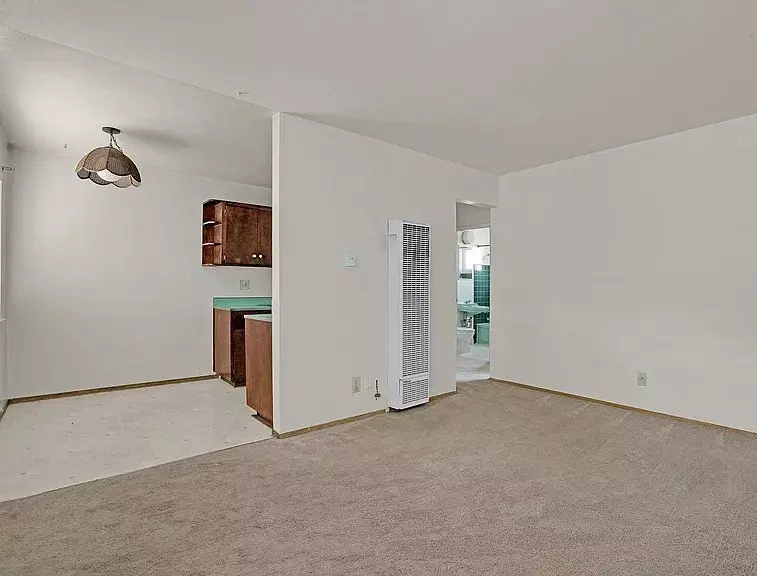 Upstairs One Bedroom Unit photo 3