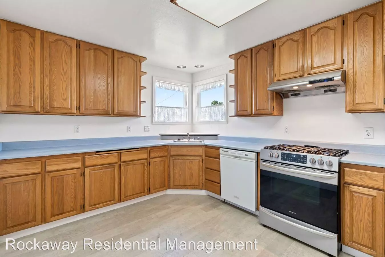 108 Prague Street, San Mateo, CA 94401 photo 4