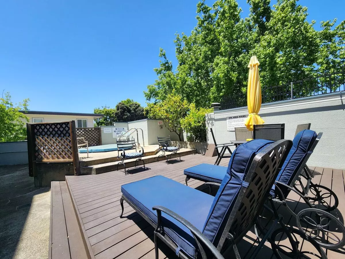 2 Bed 2 Bath Condo Home With 2 Patios In San Mateo photo 2