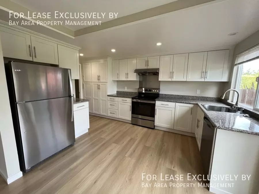 2031 Fairmont Drive, San Mateo, CA 94402 photo 2