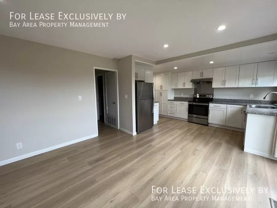 2031 Fairmont Drive, San Mateo, CA 94402 photo 3
