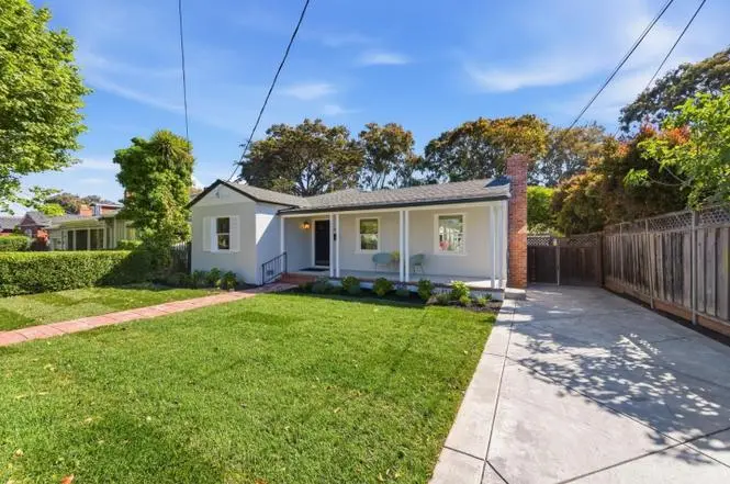 3035 Flores St photo 4