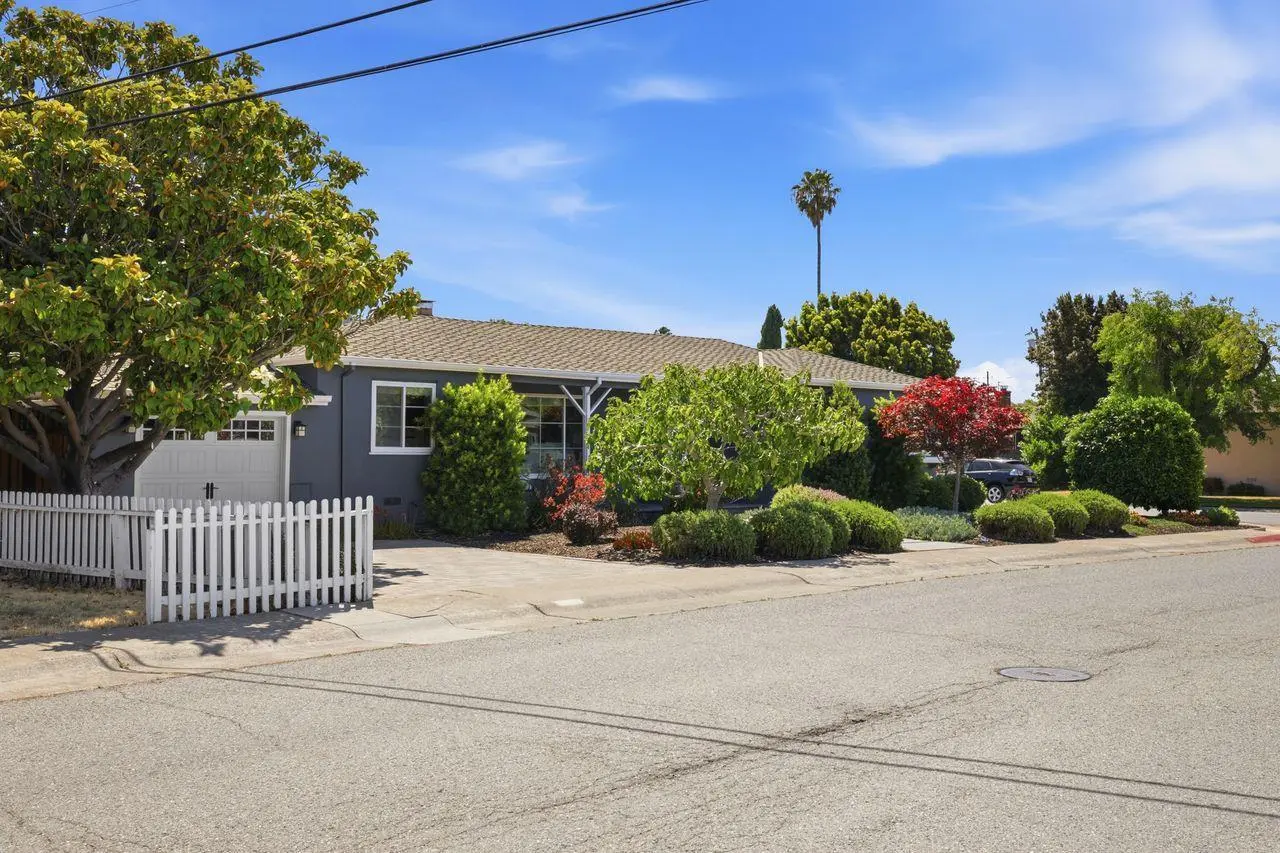 3801 Orinda Dr photo 5