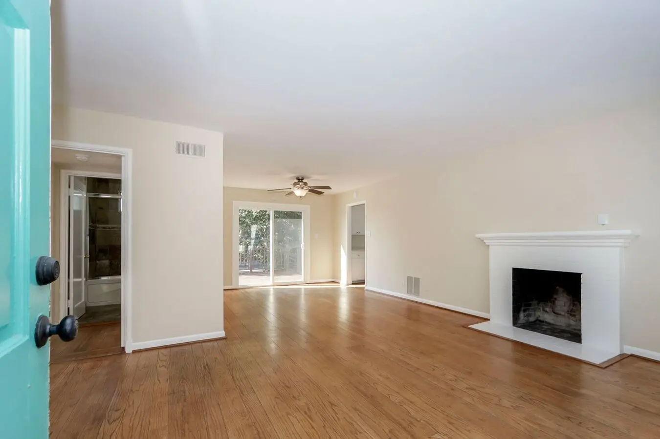 3br/1ba Pet-friendly Single-family Home With Backyard, Deck &amp; 2-car Garage | Youtube Tour photo 3