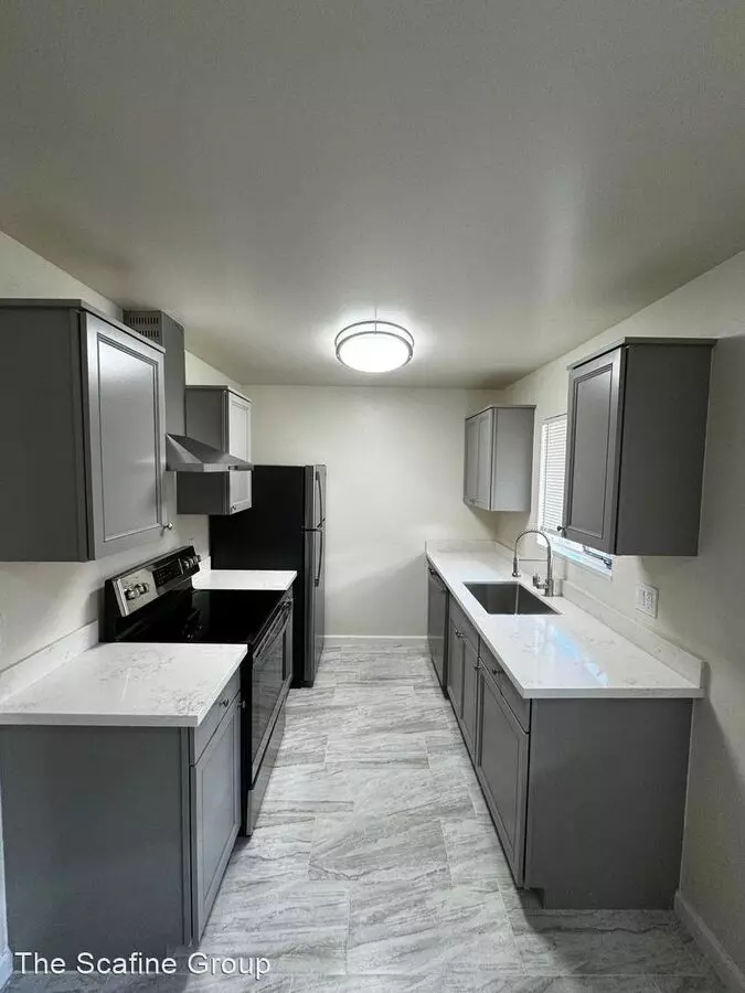 448 Studio Circle photo 2