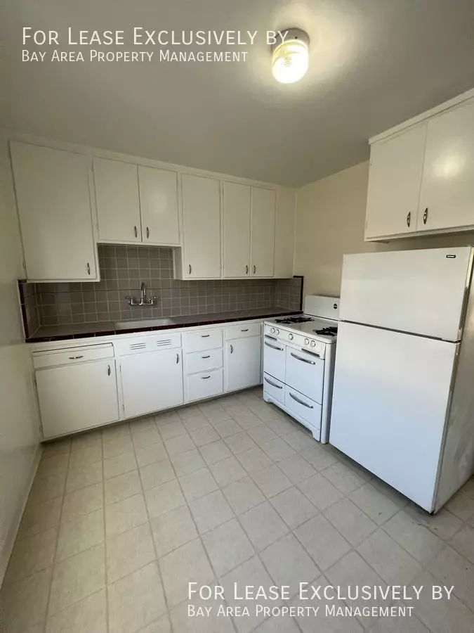 5 Aragon Boulevard, San Mateo, CA 94402 photo 3
