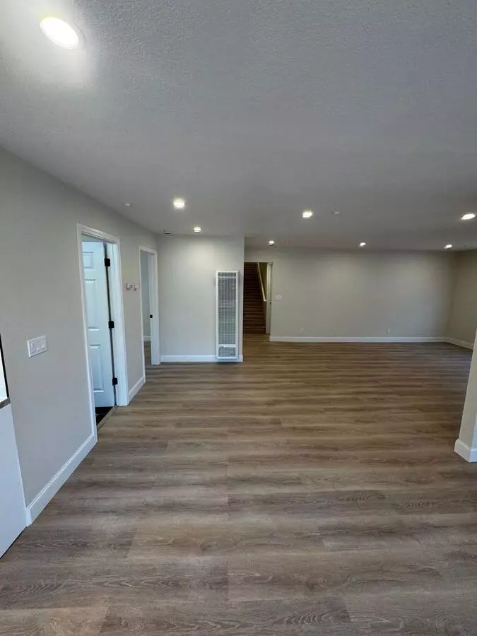606 E Santa Inez photo 4