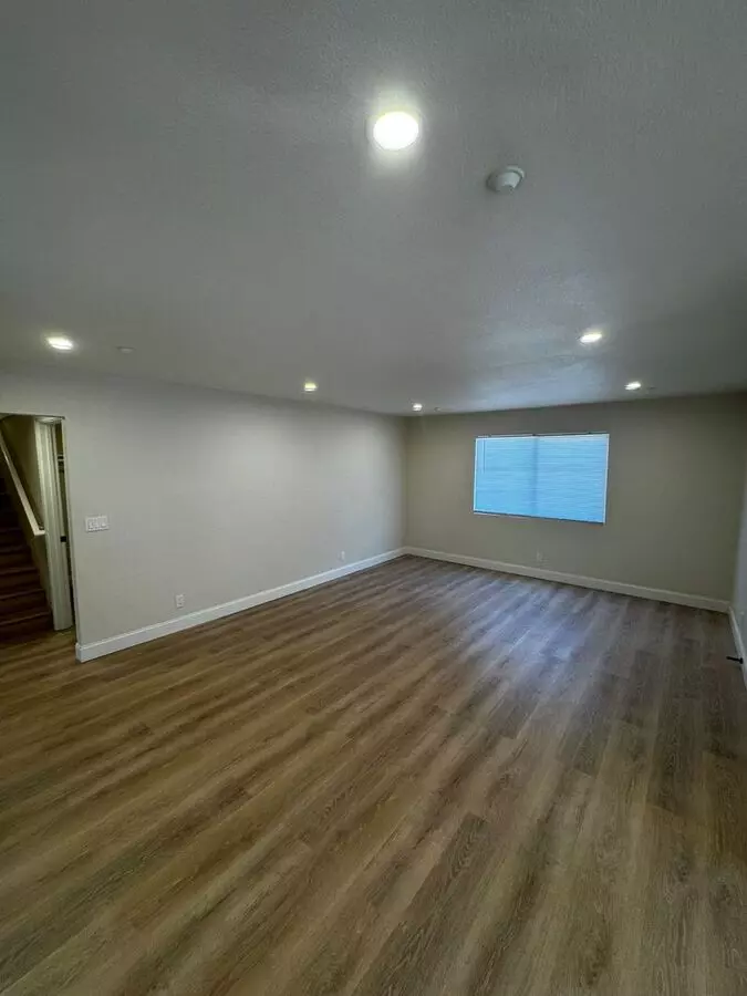 606 E Santa Inez photo 5