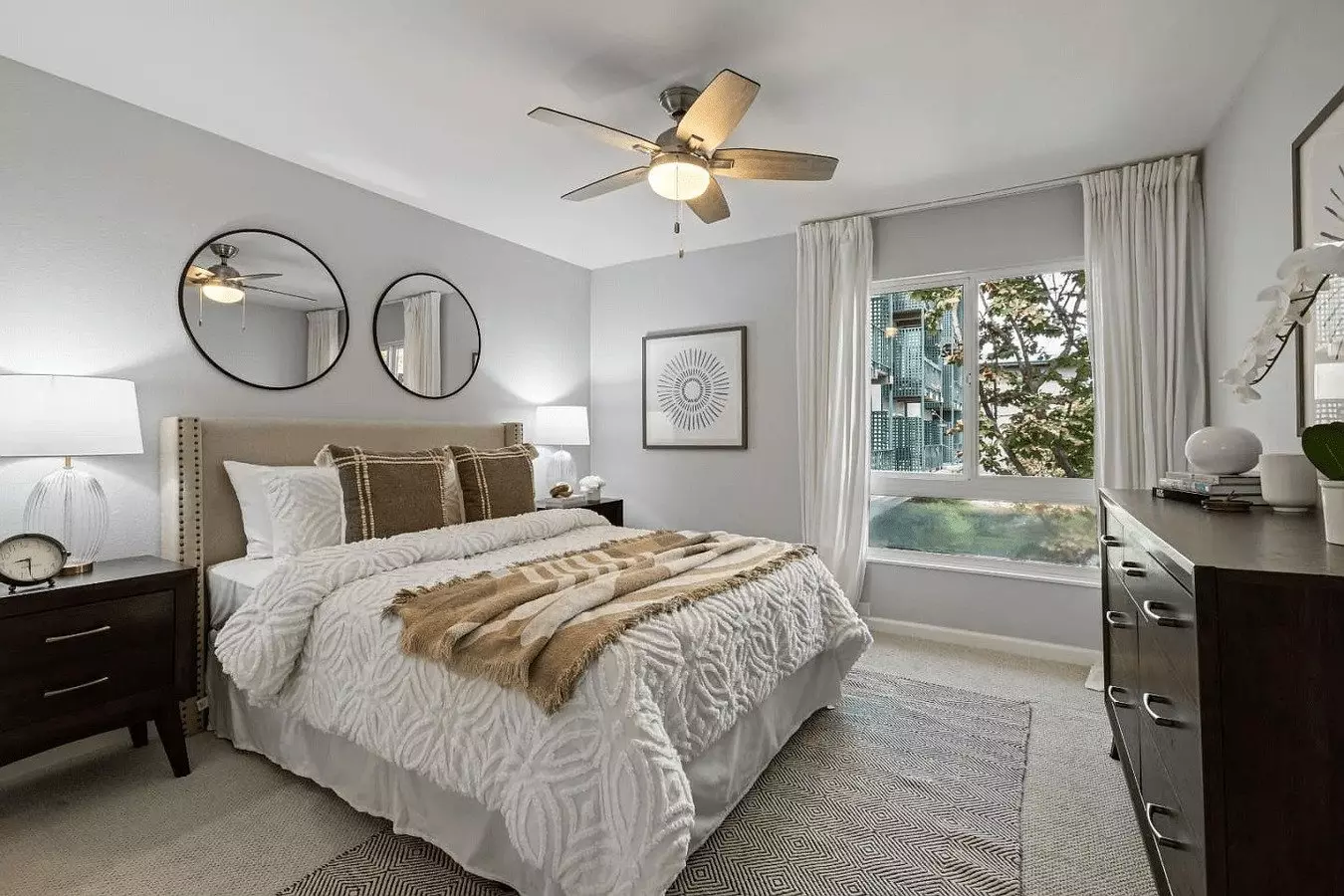 Fully Updated With Balcony &amp; Resort-style Woodlake Amenities photo 5