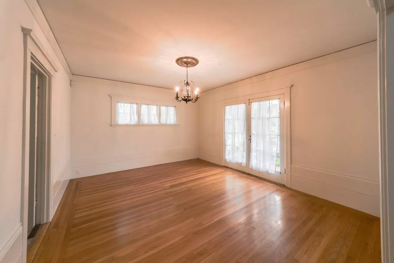 101 E Bellevue Ave photo 4