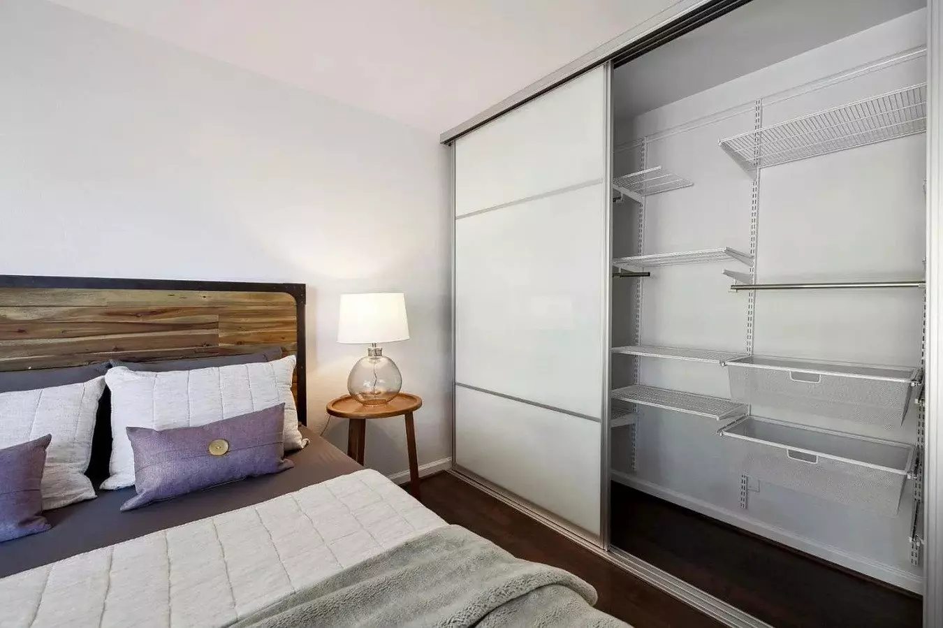 Beautifully Updated First-floor Condominium photo 2