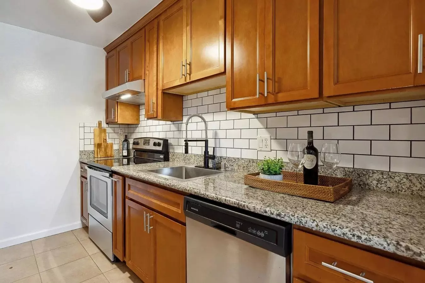 Beautifully Updated First-floor Condominium photo 5