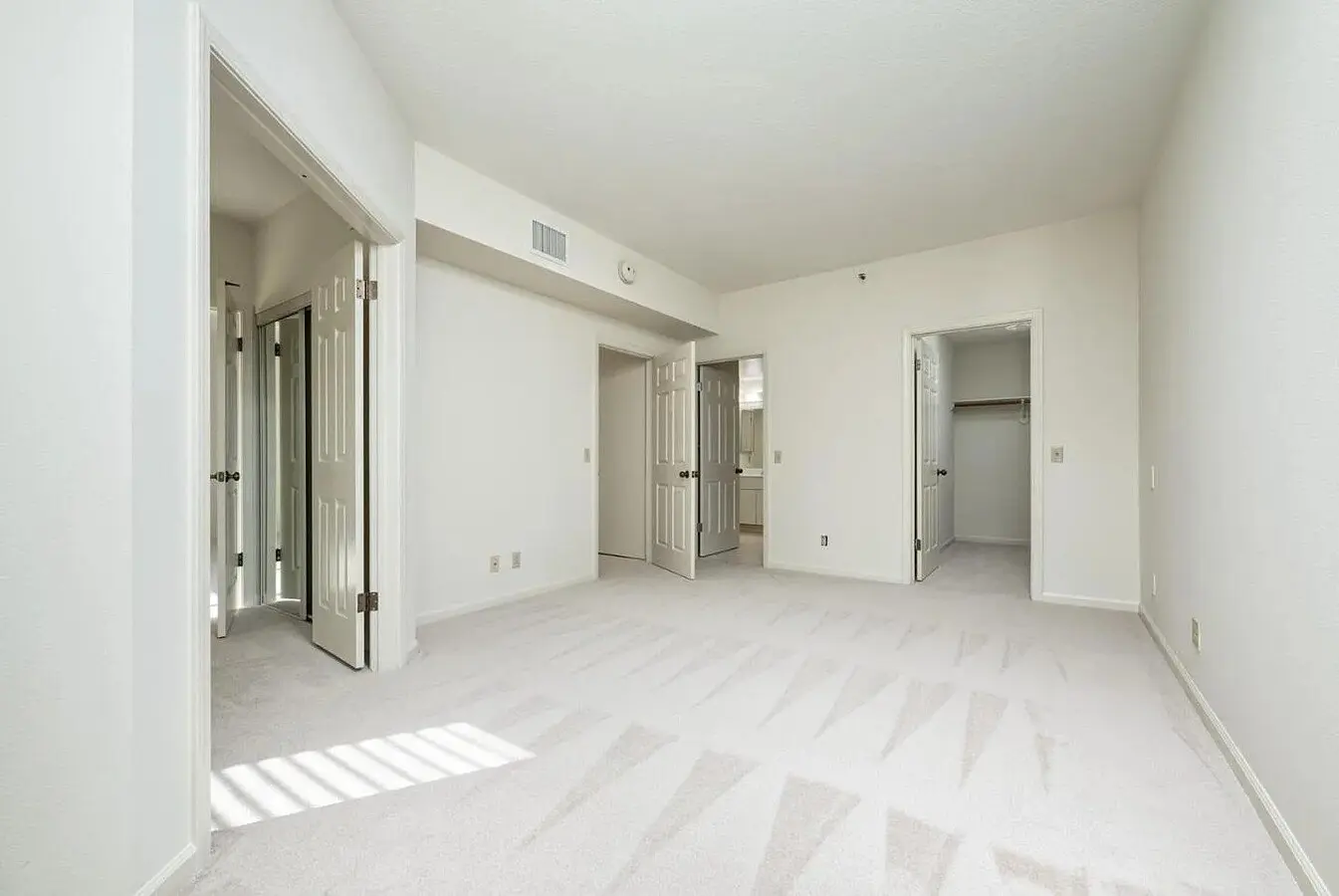 Beautiful 60+ Retirement Community With First Class Amenities. photo 4