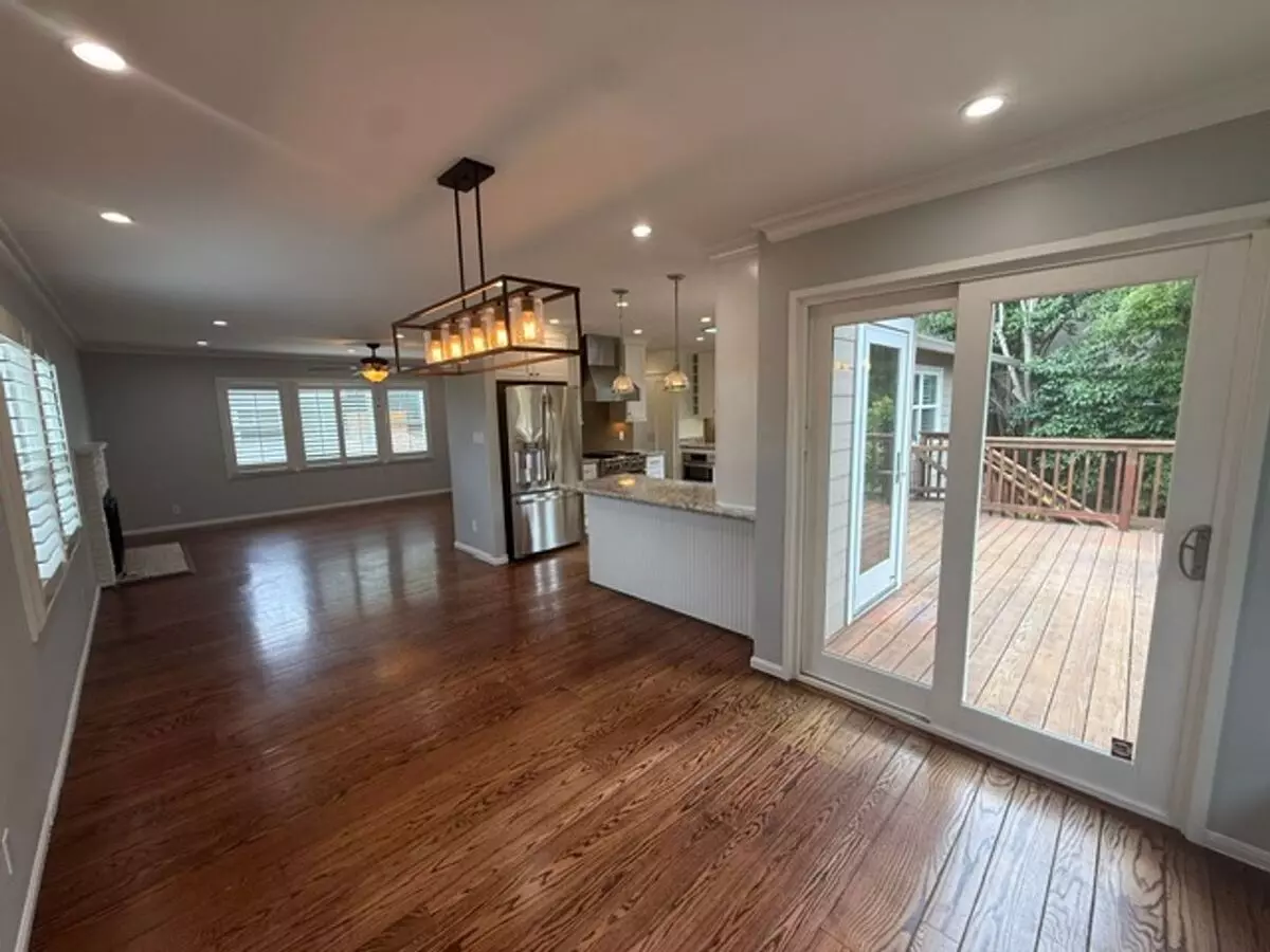 3824 Fernwood St photo 4