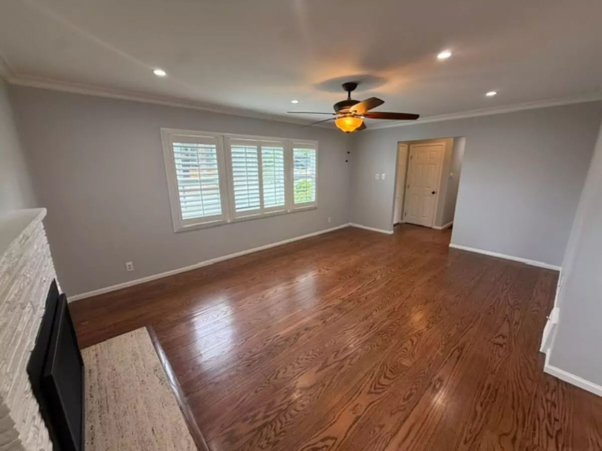 3824 Fernwood St photo 3