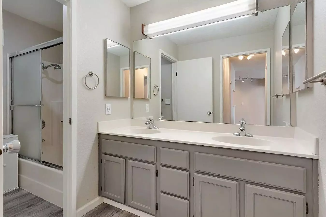 Seeking Comfortable, Turnkey Living photo 3