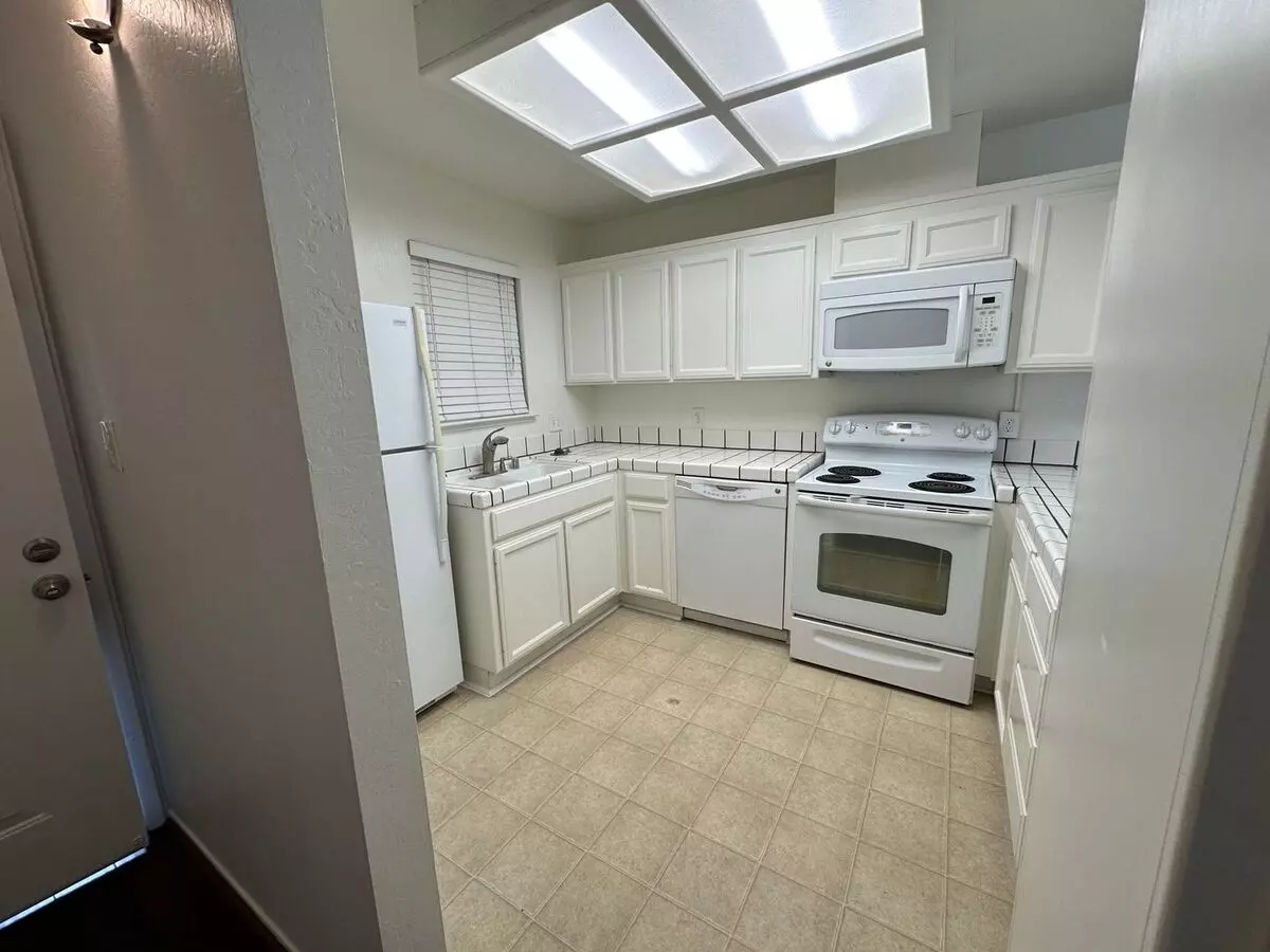 Perfect Blend Of Convenience And Comfort 2/2 San Mateo photo 3
