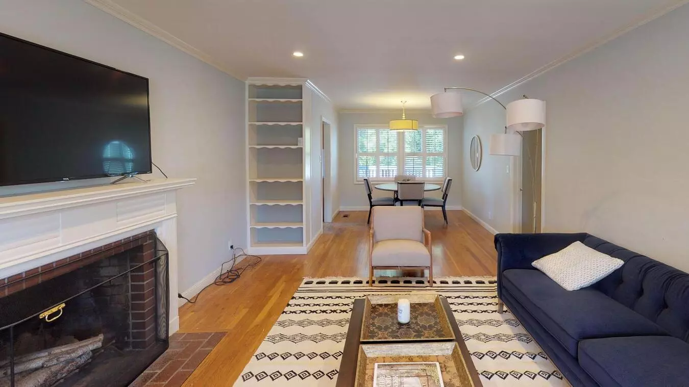 Private Bedroom in Delightful San Mateo Home With Lovely Patio photo 2