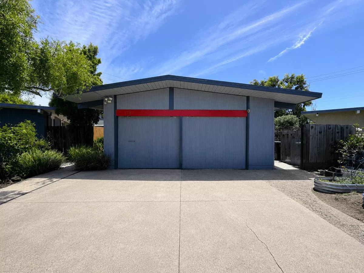 San Mateo 4Bed Eichler Home With Putting Green, Vegetable Garden &amp; Designer Finishes photo 3