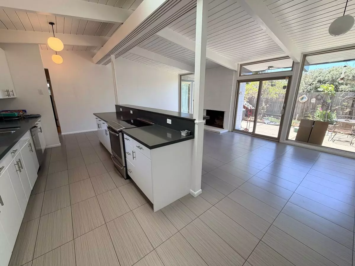 San Mateo 4Bed Eichler Home With Putting Green, Vegetable Garden &amp; Designer Finishes photo 5
